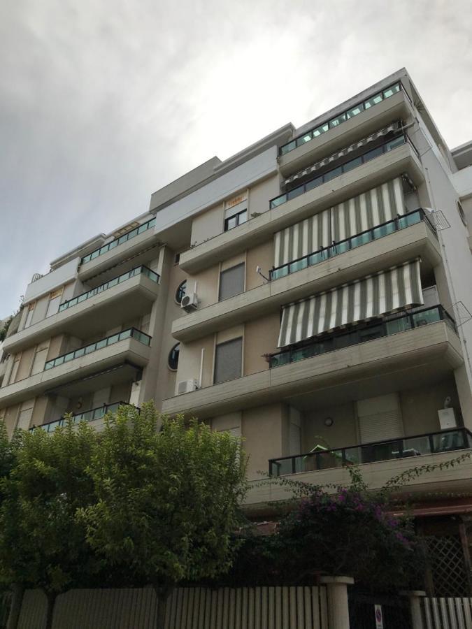 Luminoso Attico Apartment Trani Luaran gambar
